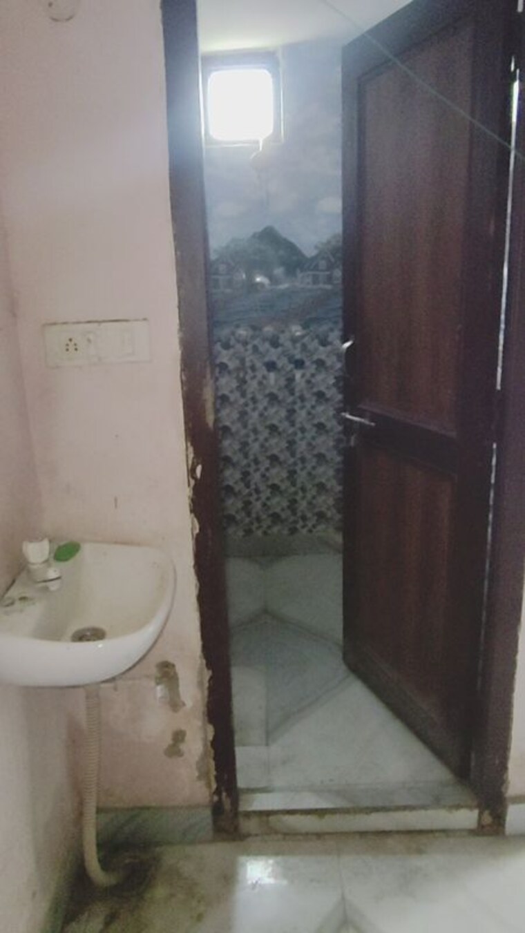 Bathroom, buddhi vihar 2 Bedroom 40 Sq.Yd. Independent House In Buddhi Vihar Moradabad 10137894