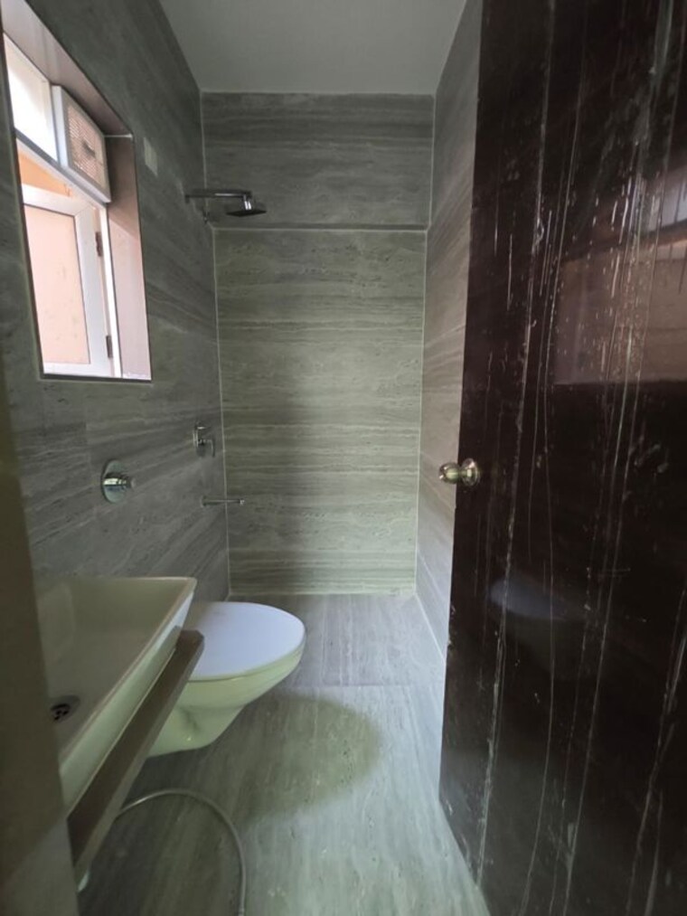 Bathroom, elite-the-crown 2.5 Bedroom 895 Sq.Ft. Apartment In Tilak Nagar Mumbai 10137902