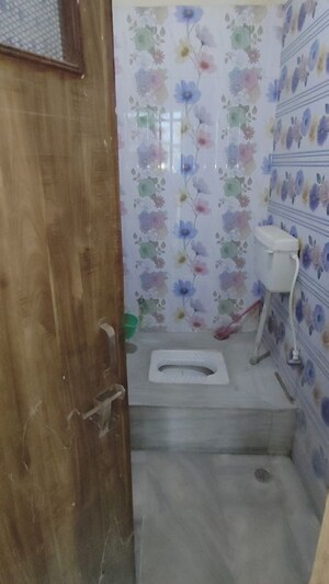 Bathroom in 1.5 BHK Builder Floor at Buddhi Vihar – for Rent