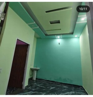 Room in 4 BHK Independent House at Khushhalpur – for Sale