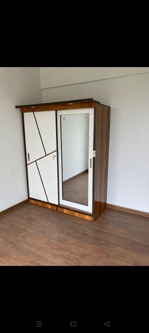 Room in 2 BHK Apartment at Risland The Icon, Dhokali – for Rent