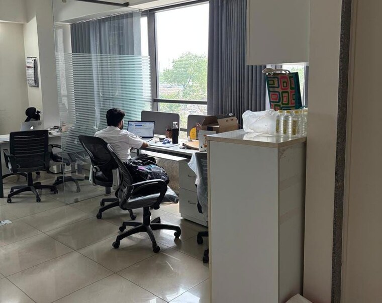 Team Area, goyal-titanium-business-park Commercial Office Space 585 Sq.Ft. In Makarba Ahmedabad 10137919
