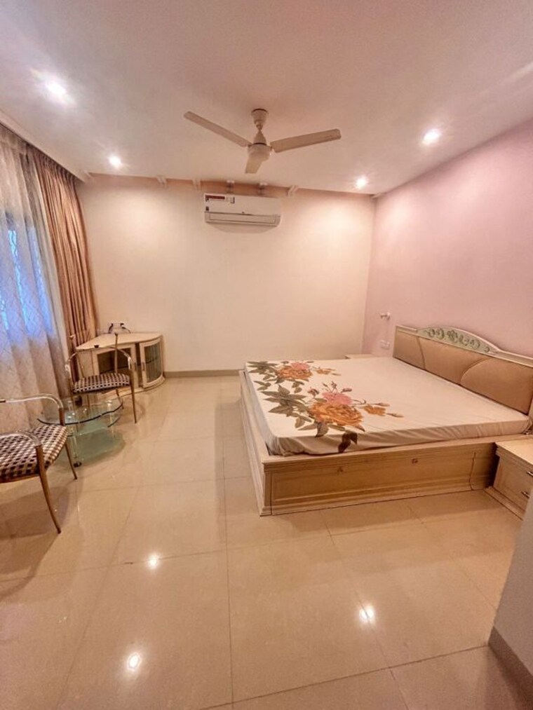 Living Room, silver-sand 3 Bedroom 2000 Sq.Ft. Villa In Juhu Mumbai 10137940