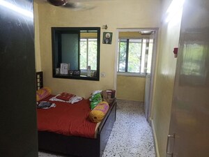 Bedroom in 1 BHK Apartment at Kandivali East – for Rent