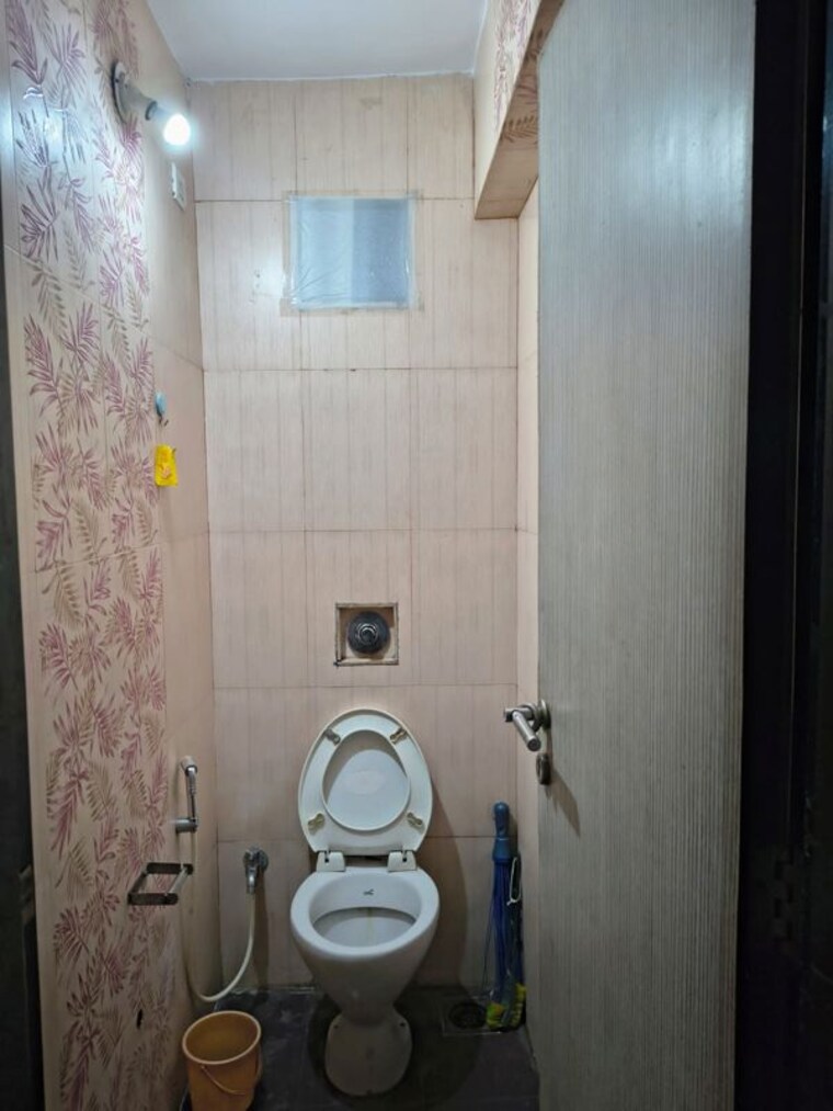 Bathroom, soham-garden 2 Bedroom 700 Sq.Ft. Apartment In Manpada Thane 10138021