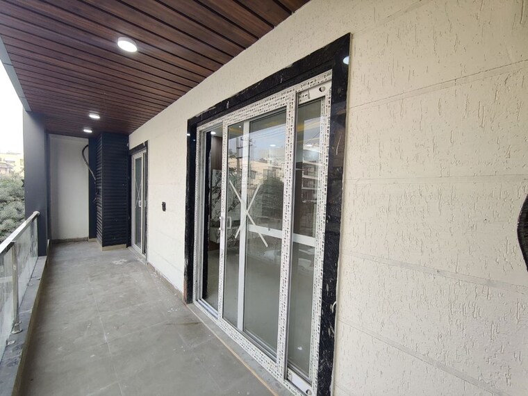 Room, green fields colony 3 Bedroom 200 Sq.Ft. Builder Floor In Green Fields Colony Faridabad 10138025