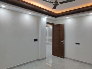 Room in 3 BHK Builder Floor at Green Fields Colony – for Rent