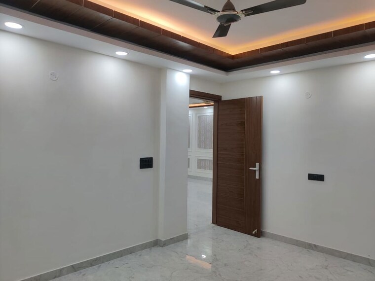 Room, green fields colony 3 Bedroom 200 Sq.Ft. Builder Floor In Green Fields Colony Faridabad 10138025