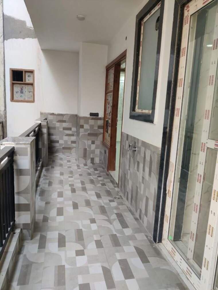 Balcony, green fields colony 3 Bedroom 200 Sq.Ft. Builder Floor In Green Fields Colony Faridabad 10138025