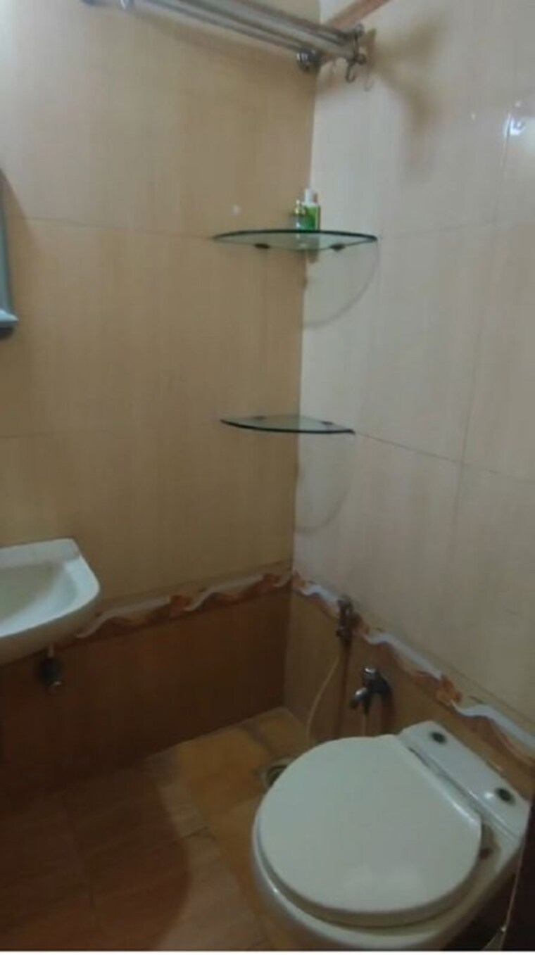 Bathroom, chembur 2 Bedroom 936 Sq.Ft. Apartment In Chembur Mumbai 10137993