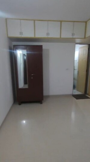 Bedroom in 2 BHK Apartment at Chembur – for Rent