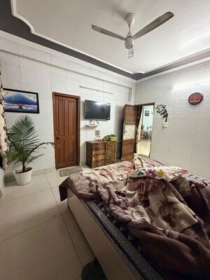 Bedroom in 3 BHK Builder Floor at Sector 49 – for Sale