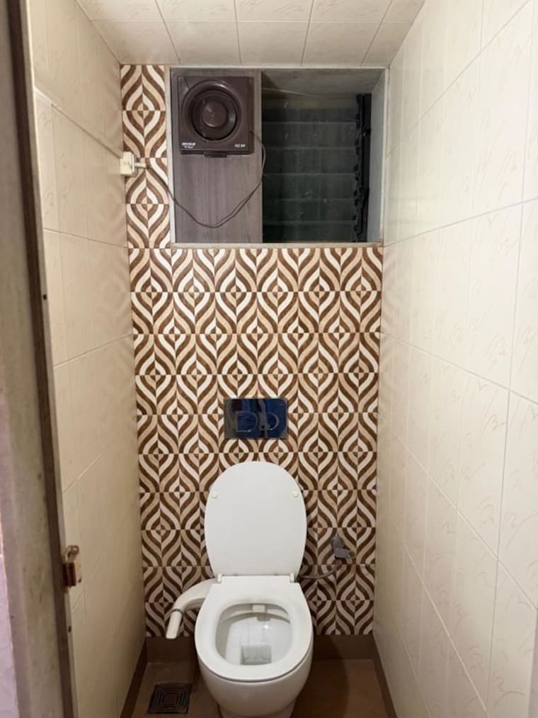 Bathroom, samata nagar 1 Bedroom 500 Sq.Ft. Apartment In Samata Nagar Thane 10138061
