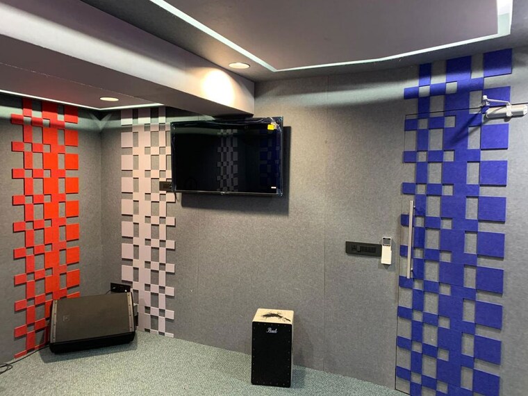  Parking, shilp-the-address Commercial Office Space 1354 Sq.Ft. In Shilaj Ahmedabad 10138072
