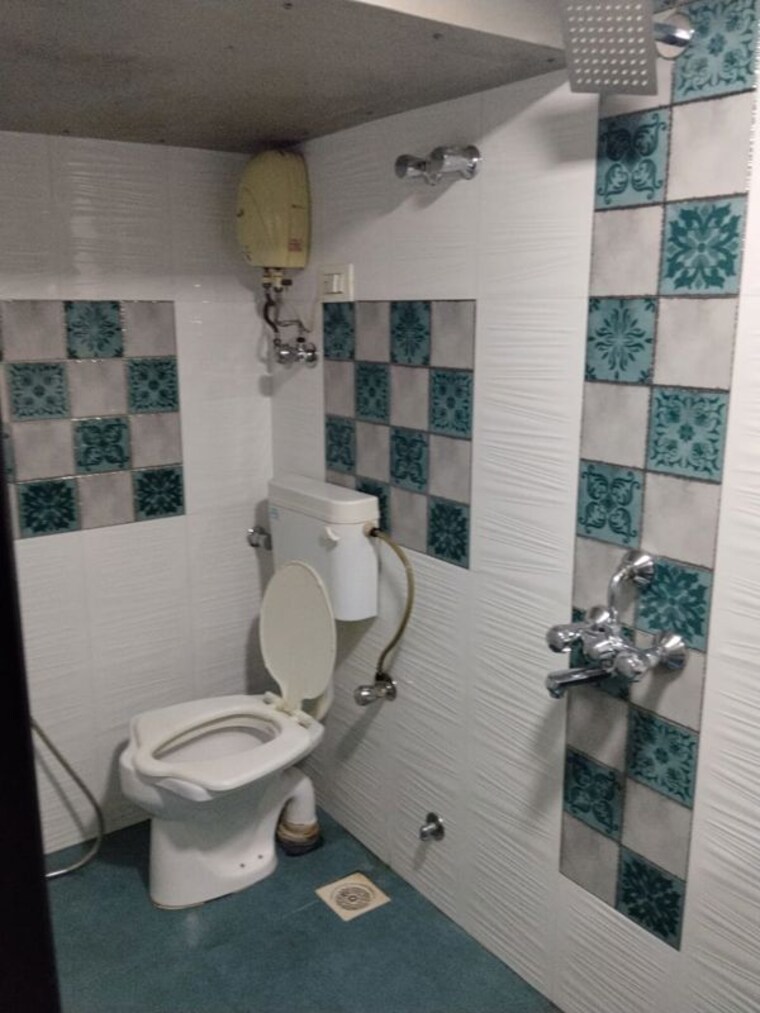 Bathroom, nav-jyotirling-chs 2 Bedroom 650 Sq.Ft. Apartment In Malad East Mumbai 10138090