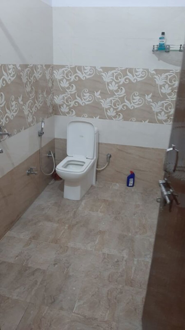 Bathroom, gomti nagar 2 Bedroom 1800 Sq.Ft. Independent House In Gomti Nagar Lucknow 10138101
