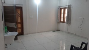 Room in 2 BHK Independent House at Gomti Nagar – for Rent
