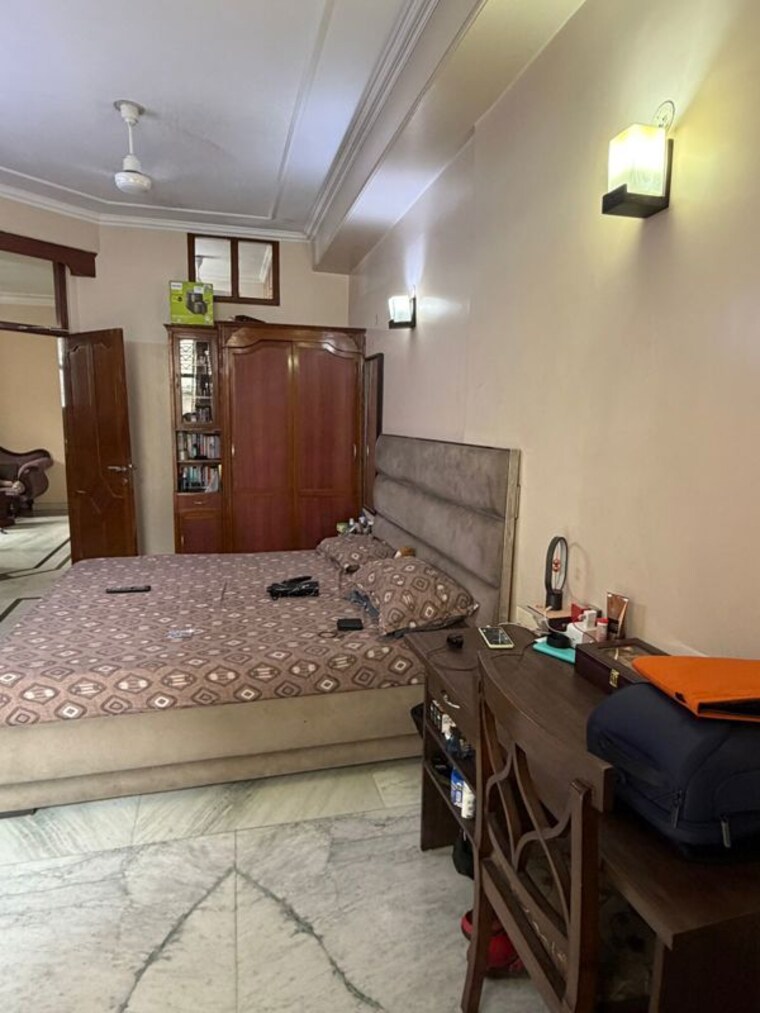Bedroom, east of kailash 2 Bedroom 1000 Sq.Ft. Builder Floor In East Of Kailash Delhi 10138091