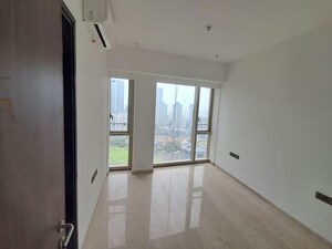 Room in 3 BHK Apartment at Lodha Kiara, Worli – for Rent