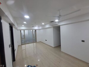 Room in 3 BHK Apartment at Lodha Kiara, Worli – for Rent