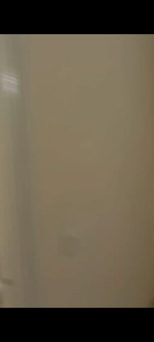 Room in 2.5 BHK Apartment at Jaypee Greens Kosmos, Sector 134 – for Rent