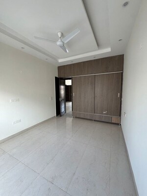 Room in 3 BHK Builder Floor at Aerocity – for Rent
