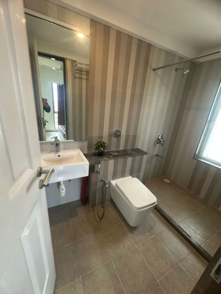 Bathroom, aspen-park 1.5 Bedroom 80000 Sq.Ft. Apartment In Goregaon East Mumbai 10138208