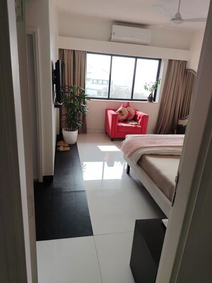 Bedroom in 2 BHK Apartment at Gamdevi – for Rent