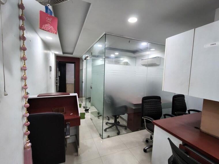 Team Area, netaji subhash place Commercial Office Space 558 Sq.Ft. In Netaji Subhash Place Delhi 10138238