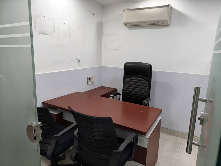 Team Area, netaji subhash place Commercial Office Space 558 Sq.Ft. In Netaji Subhash Place Delhi 10138238