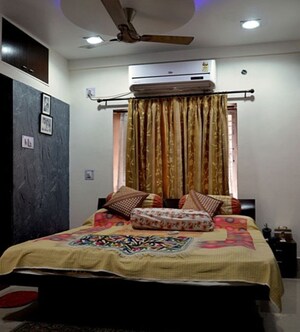  Pg For Rent in Vineet Khand