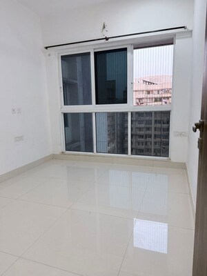 Room in 2 BHK Apartment at Ashapura F Residences, Malad East – for Rent