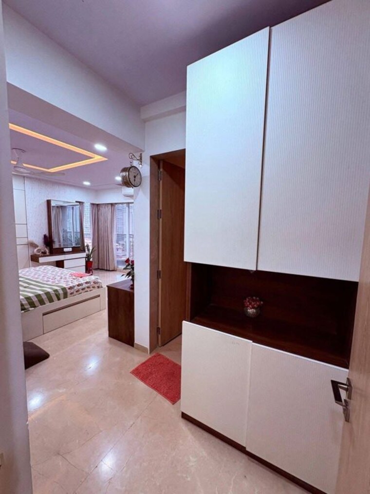 Room, earth-building 3 Bedroom 1250 Sq.Ft. Apartment In Matunga East Mumbai 10138362