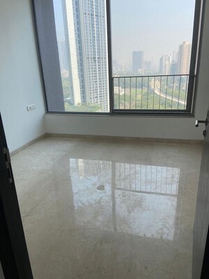 Room in 3 BHK Apartment at Oberoi Eternia, Mulund West – for Sale