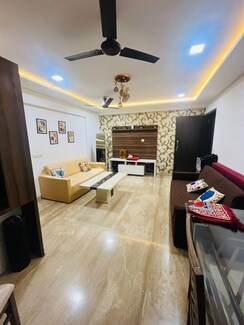 2 BHK + Servant Room Apartment For Rent in Amrut Apartment	Matunga East