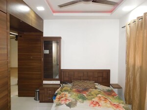 Bedroom in 3.5 BHK Apartment at Duplex Heights, Andheri West – for Rent
