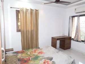 Bedroom in 3.5 BHK Apartment at Duplex Heights, Andheri West – for Rent