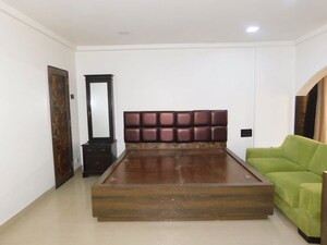 Bedroom in 3.5 BHK Apartment at Duplex Heights, Andheri West – for Rent