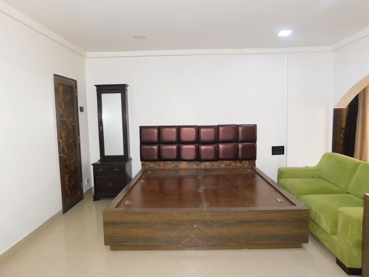 Bedroom, duplex-heights 3.5 Bedroom 1100 Sq.Ft. Apartment In Andheri West Mumbai 10138407