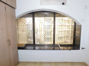 Room in 3.5 BHK Apartment at Duplex Heights, Andheri West – for Rent