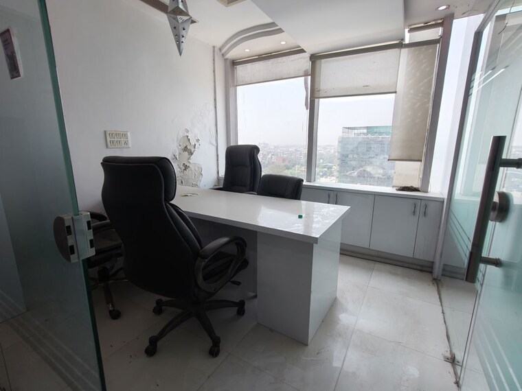 Team Area, netaji subhash place Commercial Office Space 993 Sq.Ft. In Netaji Subhash Place Delhi 10138408