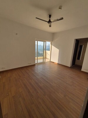Room in 4 BHK Apartment at Godrej Riverine, Sector 44 – for Sale