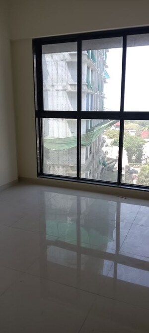 Room in 2 BHK Apartment at Versova – for Rent