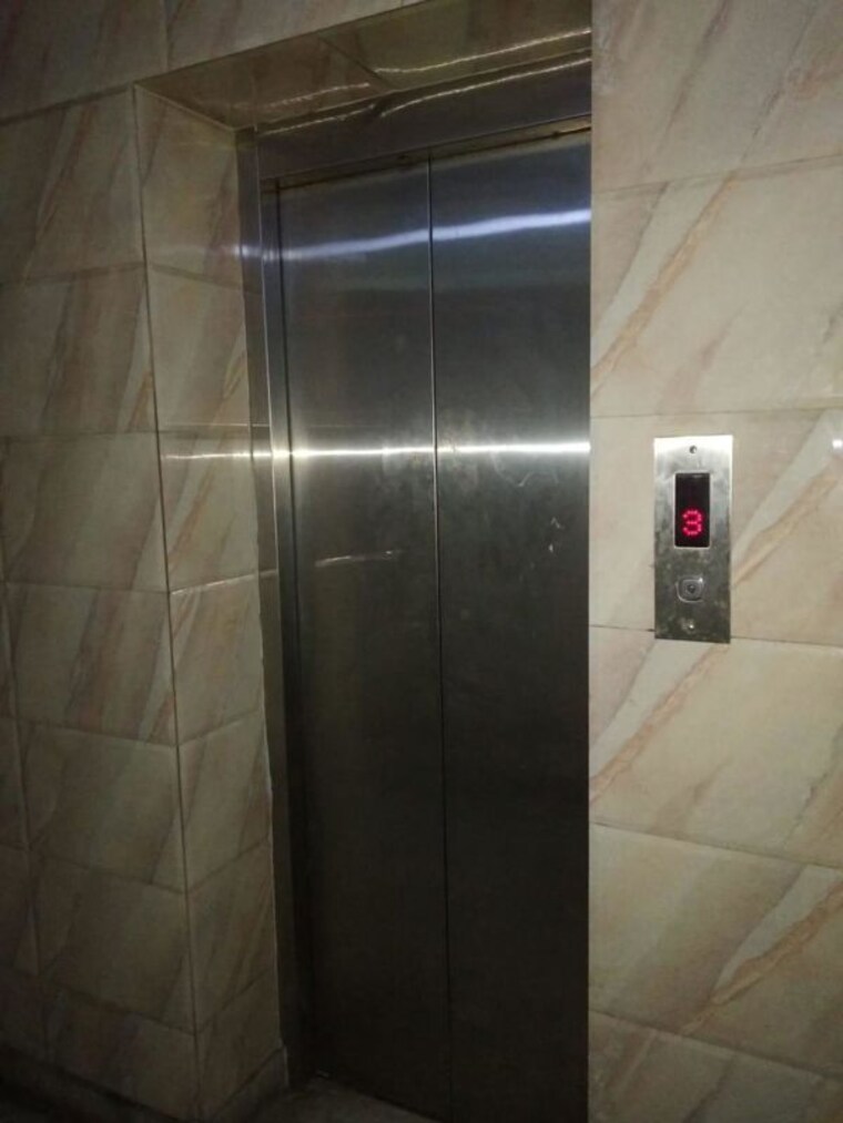 Bathroom, mayur vihar 2.5 Bedroom 550 Sq.Ft. Builder Floor In Mayur Vihar Delhi 10138423