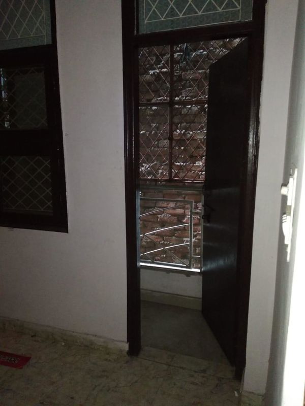 2.5 BHK Builder Floor For Sale in Mayur Vihar