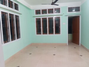 Room in 3 BHK Villa at Six Mile – for Rent