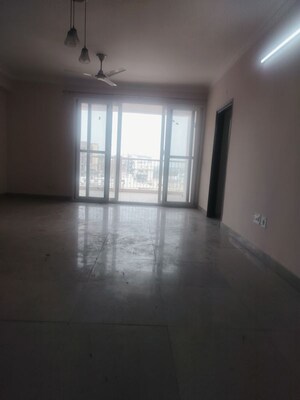 Room in 3 BHK Apartment at Vasant Kunj – for Rent