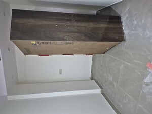 Furnished Amenities in 2.5 BHK Builder Floor at Mayur Vihar – for Rent