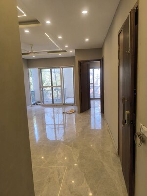 Room in 3 BHK Builder Floor at Lajpat Nagar ii – for Rent