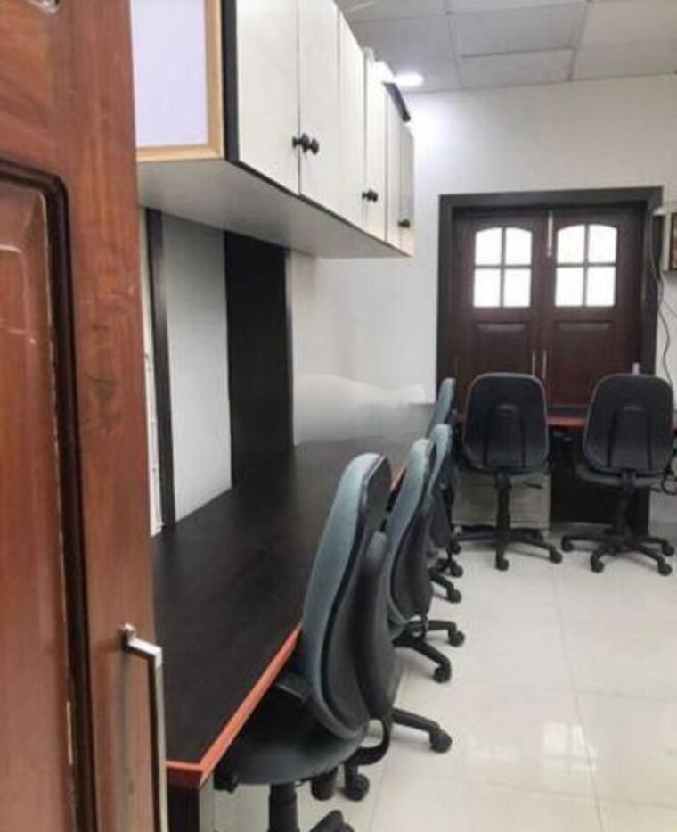 undefined, hazratganj Commercial Office Space 1560 Sq.Ft. In Hazratganj Lucknow 10138454